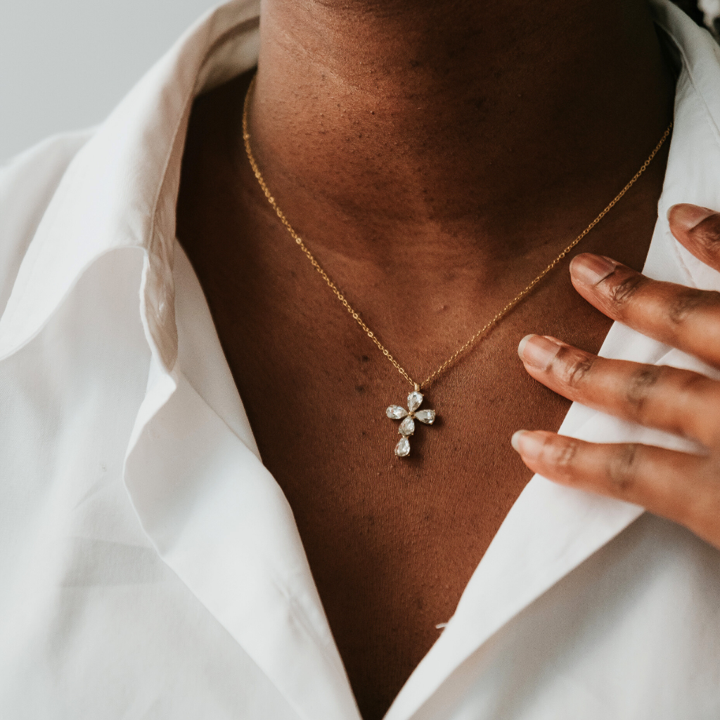 Collier croix Proverbes 31