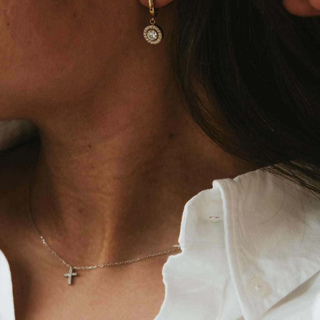 Collier croix en argent Inestimable