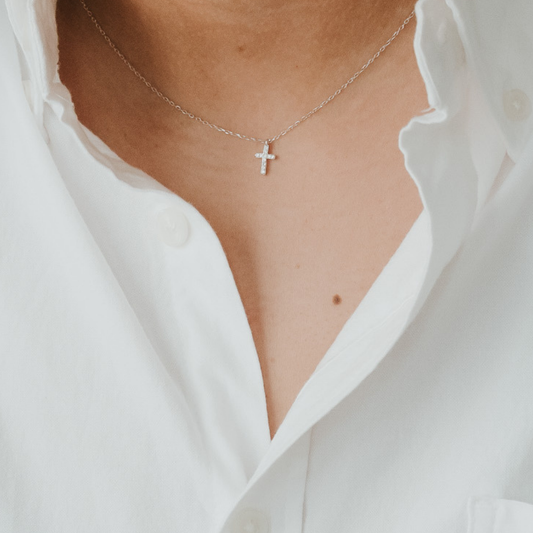 Collier croix en argent Inestimable