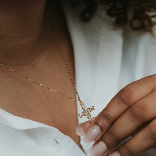 Collier croix Grâce